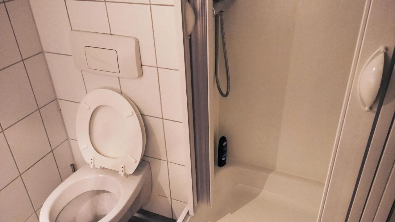 Sroom 118 And 119 In Center Reutlingen Bagian luar foto