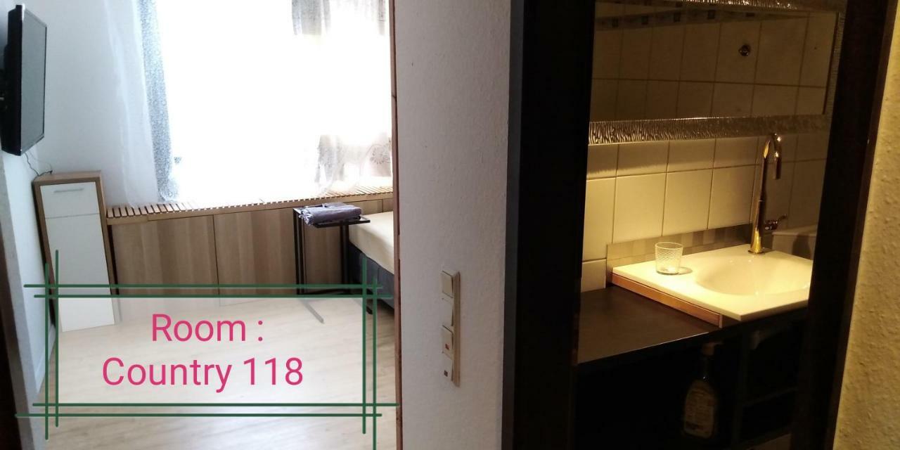 Sroom 118 And 119 In Center Reutlingen Bagian luar foto